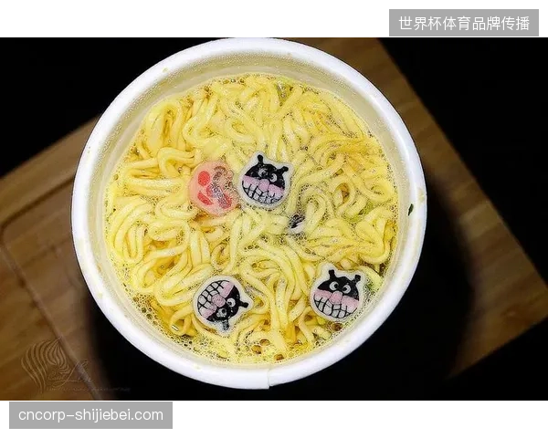 日清食品计划推出世界杯限定版杯面，利用日本队形象深度绑定北美亚裔消费群体